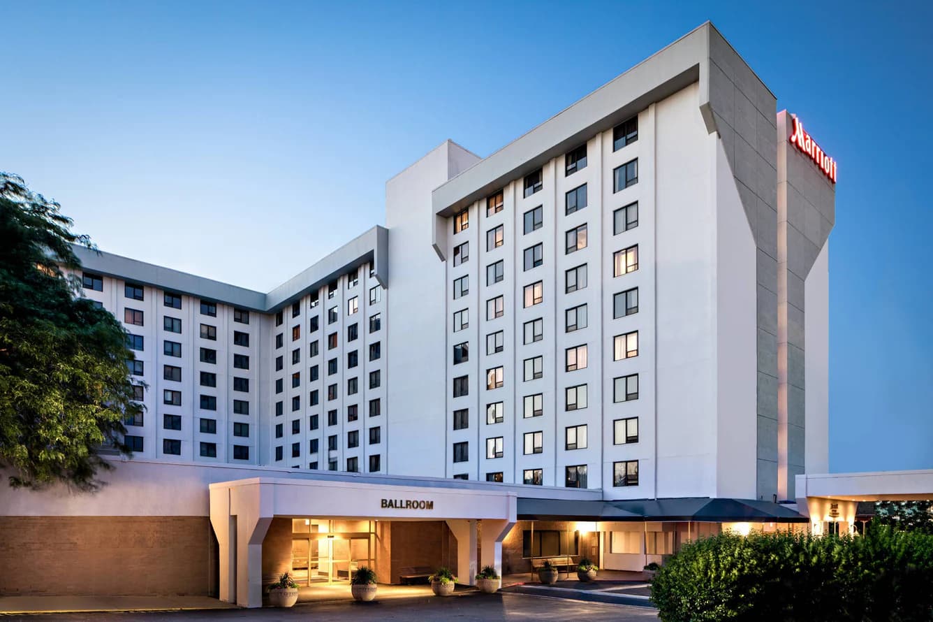 New York LaGuardia Airport Marriott — image 2